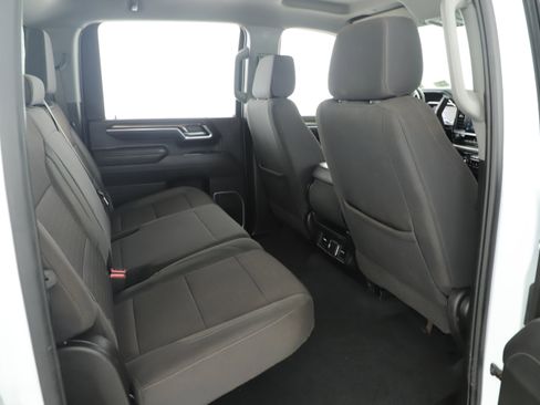 Used 2025 Chevrolet Silverado 2500 LT w/ Convenience Package image 25