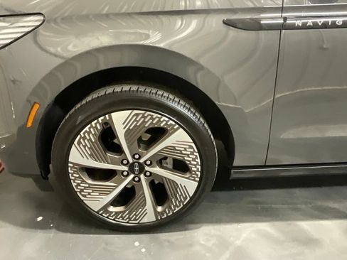 Used 2025 Lincoln Navigator L Black Label w/ Black Label Special Edition AWD/4WD image 6