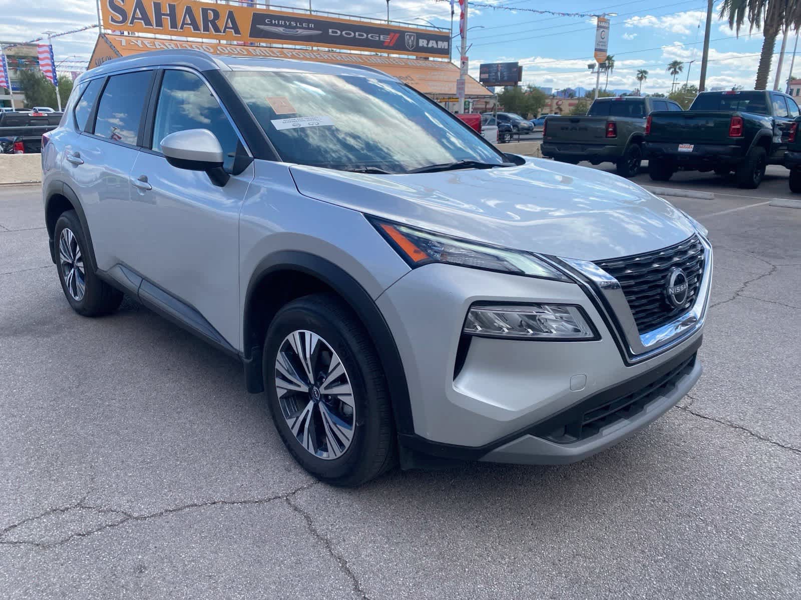 Used 2023 Nissan Rogue SV w/ SV Premium B Package AWD/4WD image 3