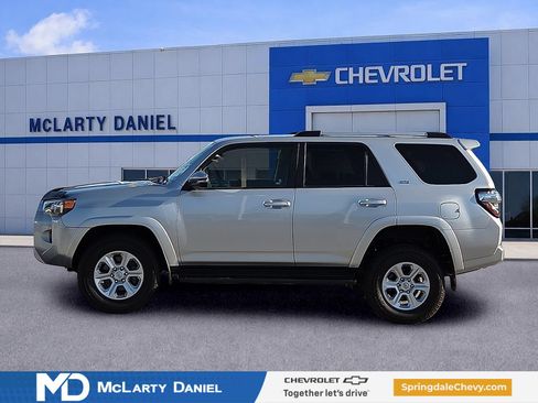 Used 2021 Toyota 4Runner SR5 Premium AWD/4WD image 3