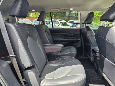 Used 2025 Toyota Grand Highlander FWD image 13