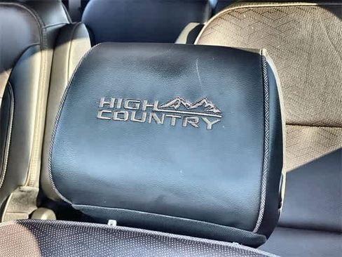 Used 2023 Chevrolet Traverse High Country image 25