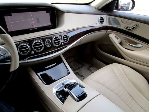 Used 2018 Mercedes-Benz S 560 4MATIC Sedan image 22