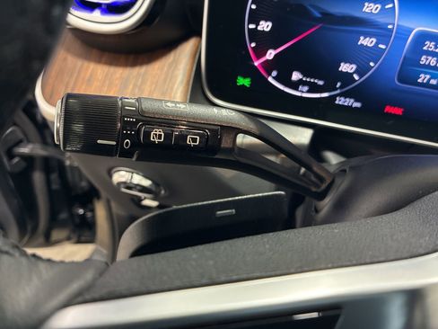 Used 2025 Mercedes-Benz GLC 300 4MATIC image 12