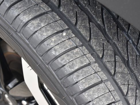 Used 2025 Kia Telluride S image 11