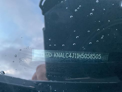 Used 2017 Kia Cadenza Premium w/ Luxury Package image 22