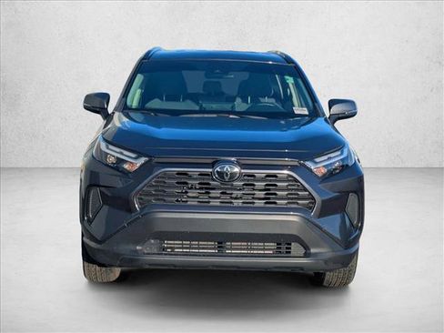 Used 2025 Toyota RAV4 XLE AWD/4WD image 2