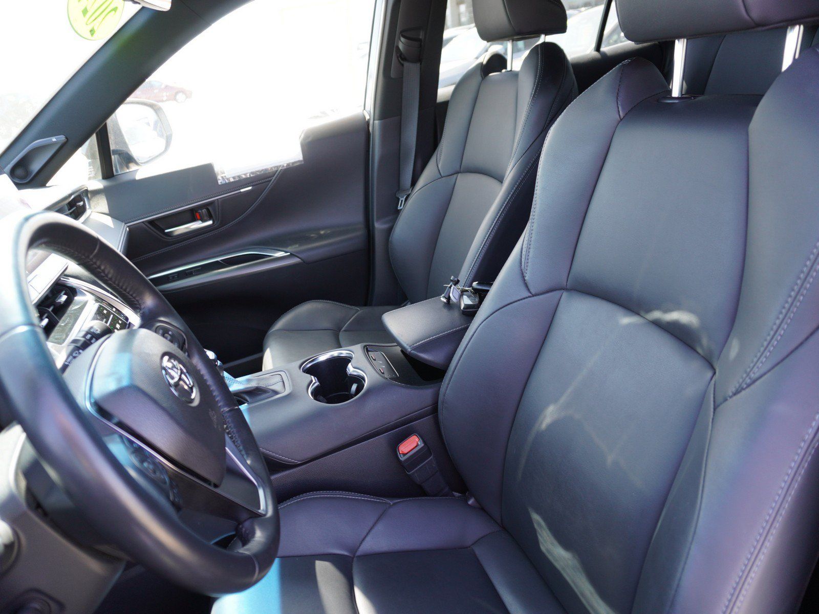 Used 2024 Toyota Venza XLE AWD/4WD image 21