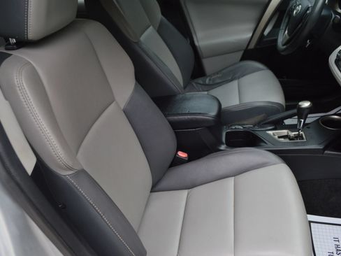 Used 2013 Toyota RAV4 Limited AWD/4WD image 23