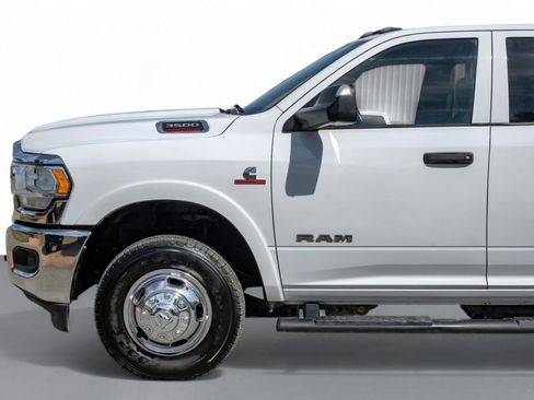 Used 2022 RAM 3500 Tradesman w/ Chrome Appearance Group image 10