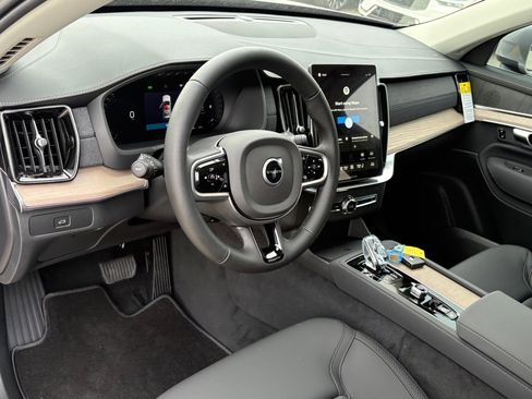 New 2026 Volvo XC90 B6 Core image 13