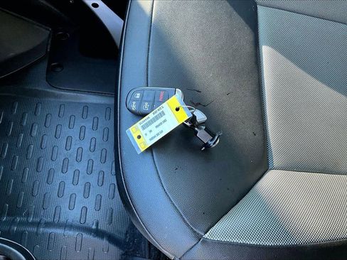 Used 2024 RAM ProMaster 2500 w/ Convenience Group image 30