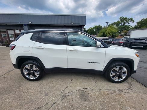 Used 2019 Jeep Compass Limited w/ Advanced Safety Group AWD/4WD image 8