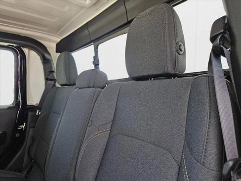 New 2025 Jeep Gladiator Sport image 15