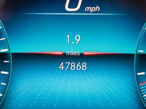 Certified 2022 Mercedes-Benz GLB 250 4MATIC image 25