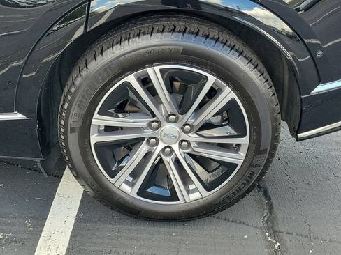 Certified 2024 Cadillac Lyriq Luxury AWD/4WD image 7