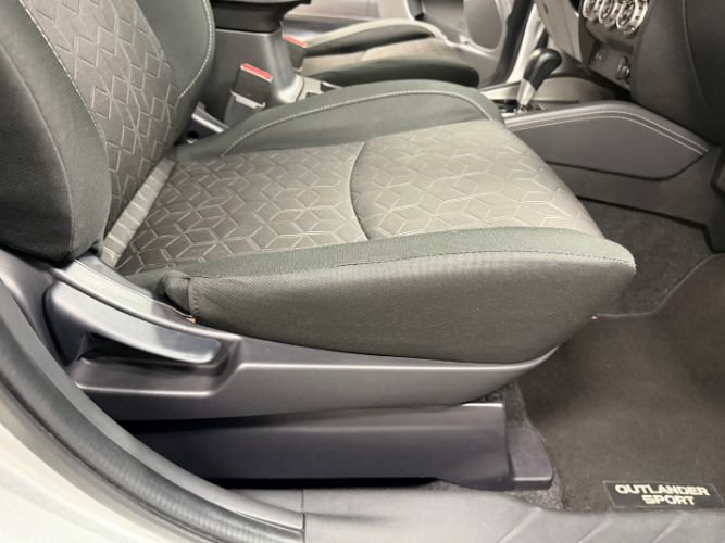 Used 2025 Mitsubishi Outlander Sport AWD image 29