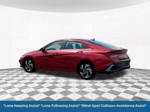 Used 2024 Hyundai Elantra SEL w/ Convenience Package FWD image 7
