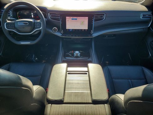 Used 2024 Jeep Wagoneer L Series II w/ Flexible Seating Group image 17