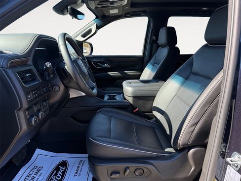 Used 2024 Chevrolet Tahoe Premier w/ Premium Package image 9