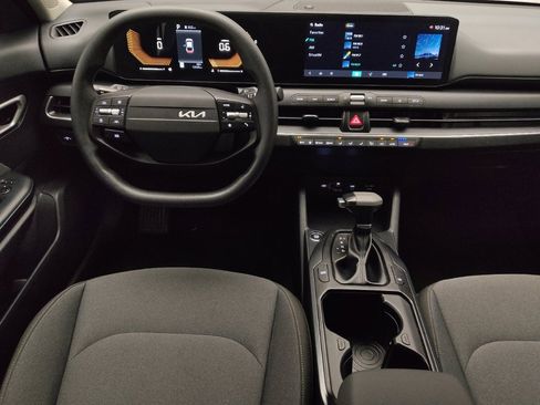 Used 2025 Kia K4 LXS image 22