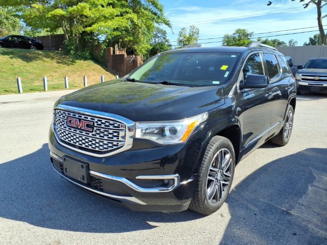 Used 2017 GMC Acadia Denali w/ Technology Package FWD image 1