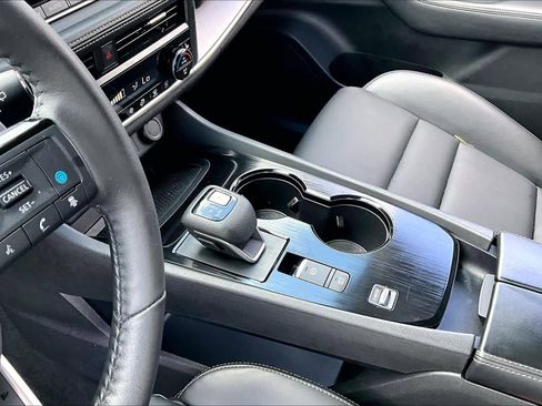 Certified 2023 Nissan Rogue SV w/ SV Premium B Package FWD image 16