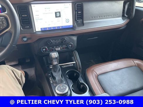 Used 2024 Ford Bronco Outer Banks image 14