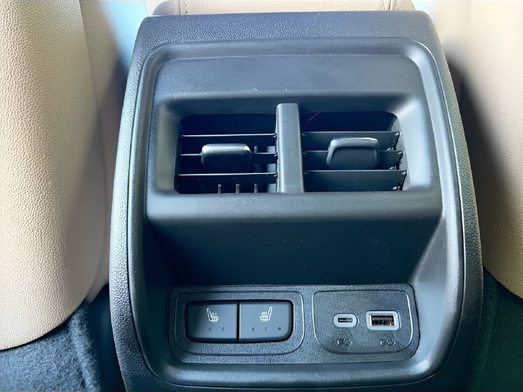 Used 2024 Cadillac XT4 Premium Luxury w/ Cold Weather Package FWD image 25