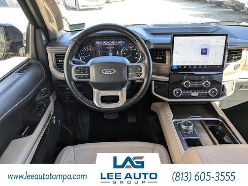 Used 2022 Ford Expedition Limited image 19