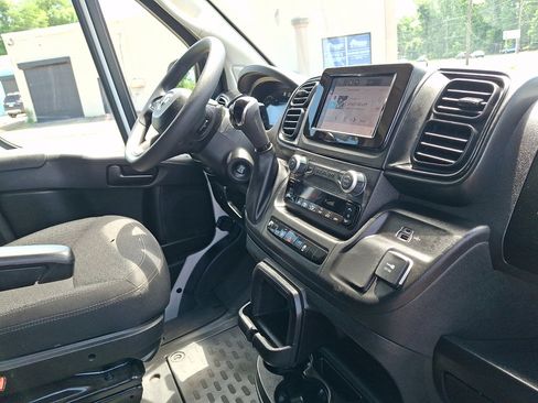 Used 2025 RAM ProMaster 2500 w/ U-Haul Equipment Group FWD image 11