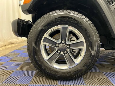 Used 2022 Jeep Wrangler Unlimited Sahara w/ Cold Weather Group image 14