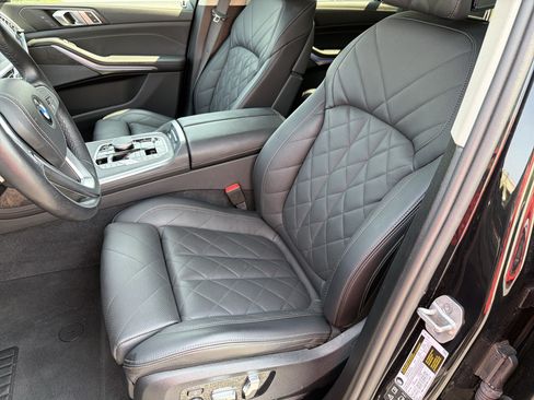 Used 2025 BMW X7 xDrive40i AWD/4WD image 23