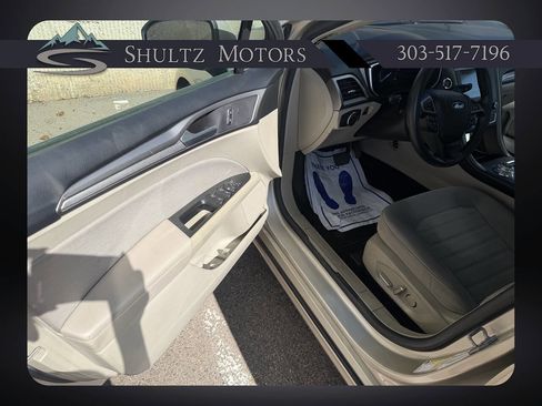 Used 2019 Ford Fusion SE FWD image 14