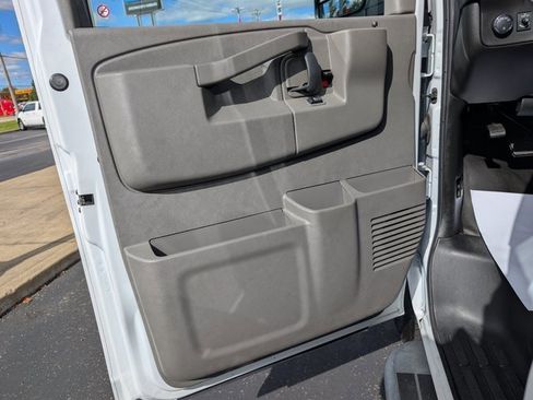 Used 2024 Chevrolet Express 2500 w/ Driver Convenience Package image 9