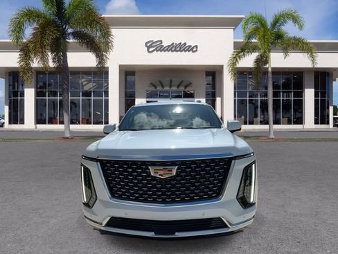Certified 2026 Cadillac Escalade Luxury w/ Touring Package AWD/4WD image 4