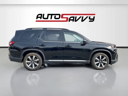 Used 2023 Honda Pilot Touring image 8