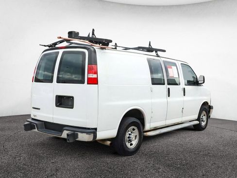 Used 2018 Chevrolet Express 2500 w/ Driver Convenience Package RWD image 8