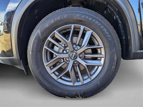 Used 2023 Nissan Rogue S image 22