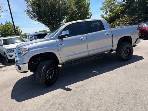 Used 2018 Toyota Tundra Limited w/ Limited Premium Package AWD/4WD image 4