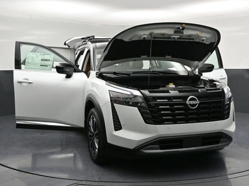 New 2026 Nissan Pathfinder Platinum image 39