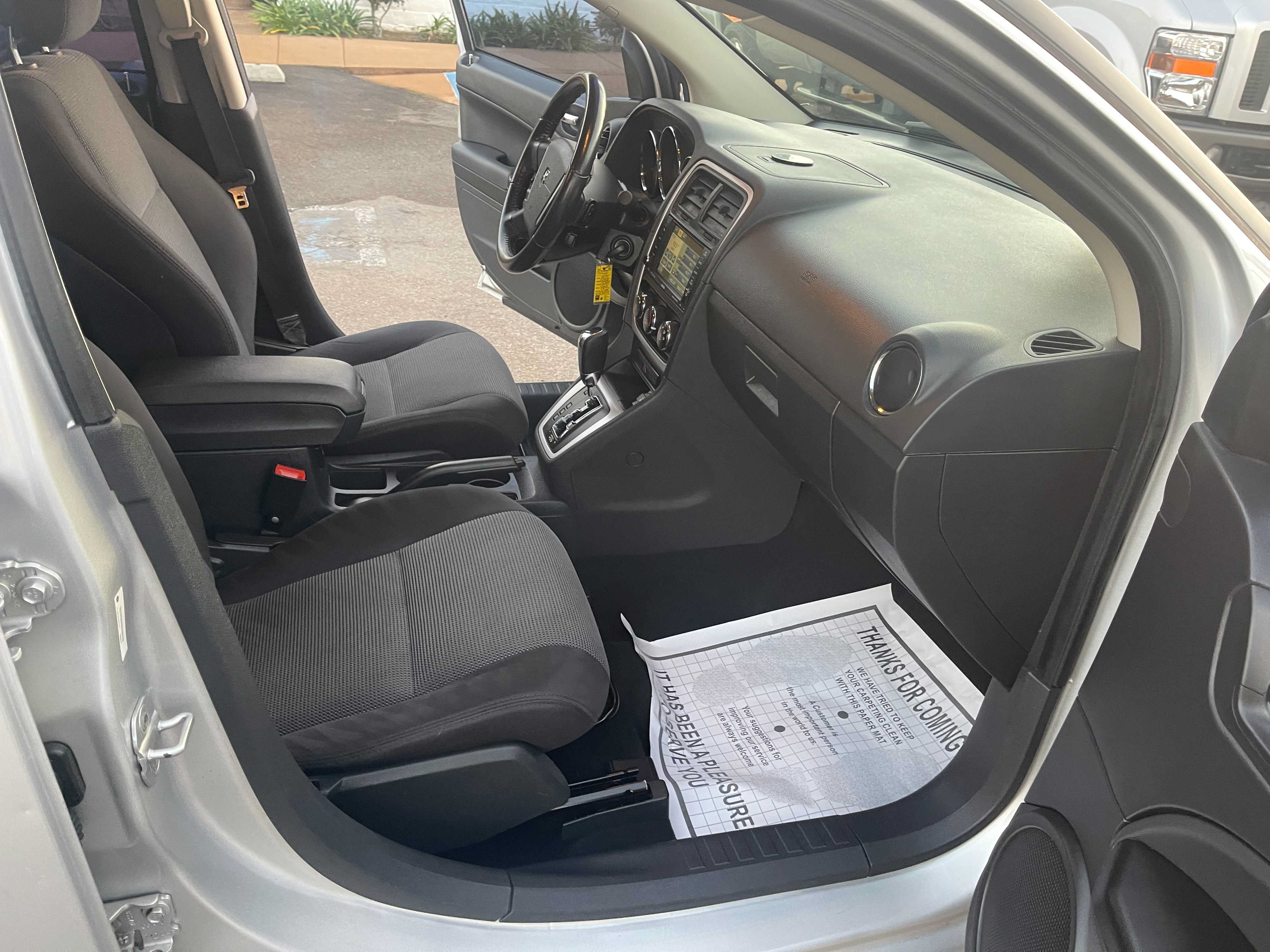 Used 2010 Dodge Caliber Heat w/ Premium Sound Group FWD image 15