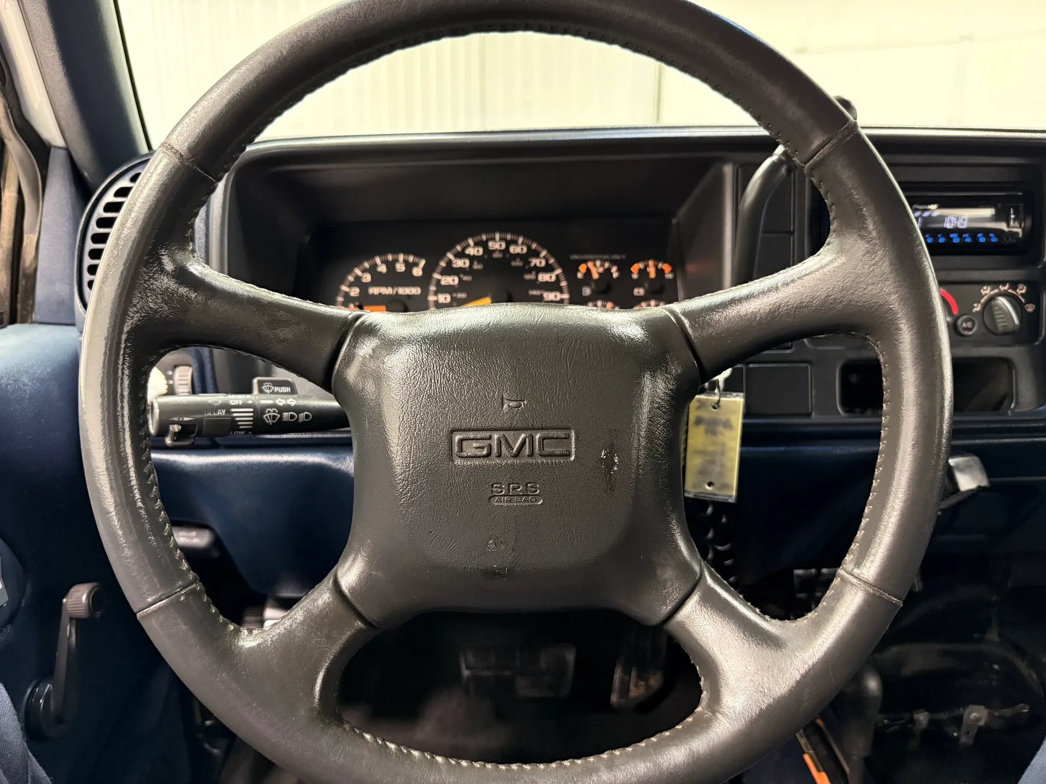 Used 1999 GMC Suburban 2500 AWD/4WD image 20