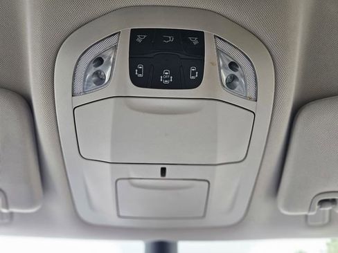Used 2023 Chrysler Pacifica Touring-L image 24