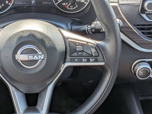 Used 2025 Nissan Altima 2.5 SV FWD image 18