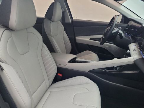 Used 2023 Hyundai Elantra Limited image 21