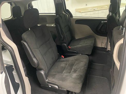 Used 2016 Dodge Grand Caravan SE w/ Quick Order Package 29E SE image 13