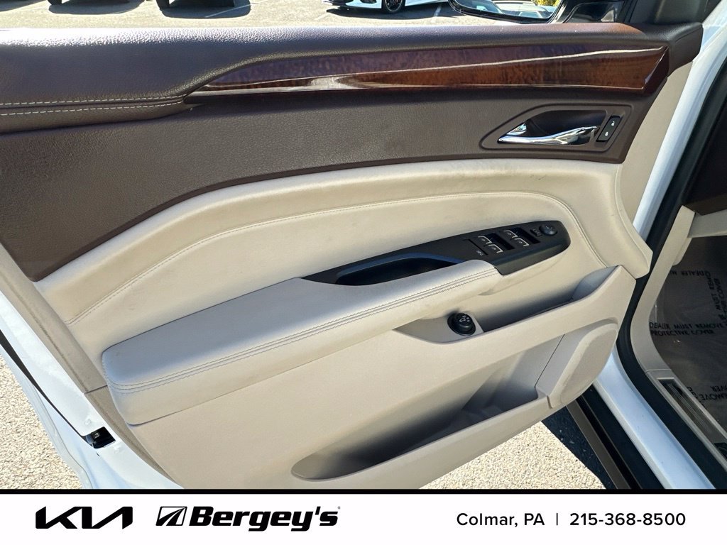 Used 2015 Cadillac SRX Luxury w/ Driver Awareness Package FWD image 14