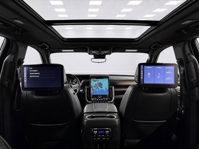 Used 2026 GMC Yukon Denali w/ Denali Reserve Package AWD/4WD image 29