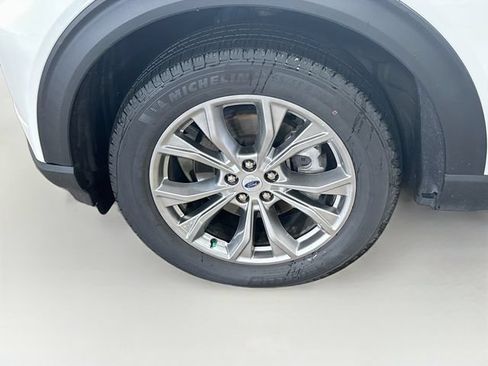Used 2023 Ford Explorer XLT w/ Equipment Group 202A AWD/4WD image 10